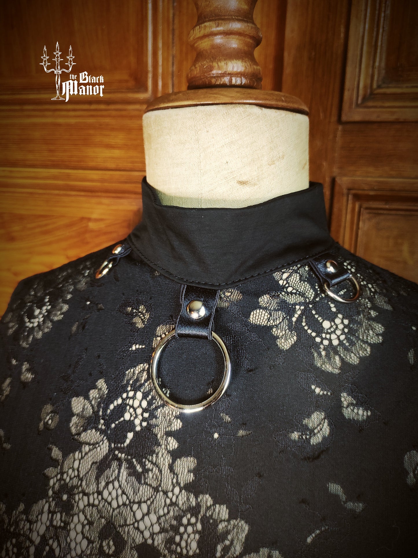 Poncho de encaje floral “Romantic Halo”