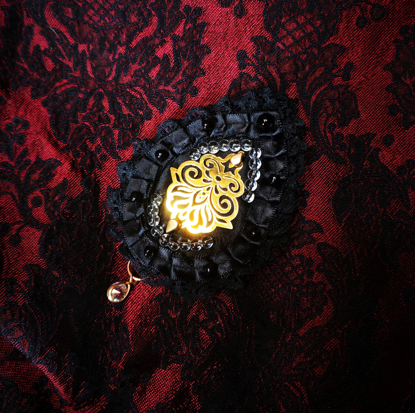 Broche "Larme de minuit"