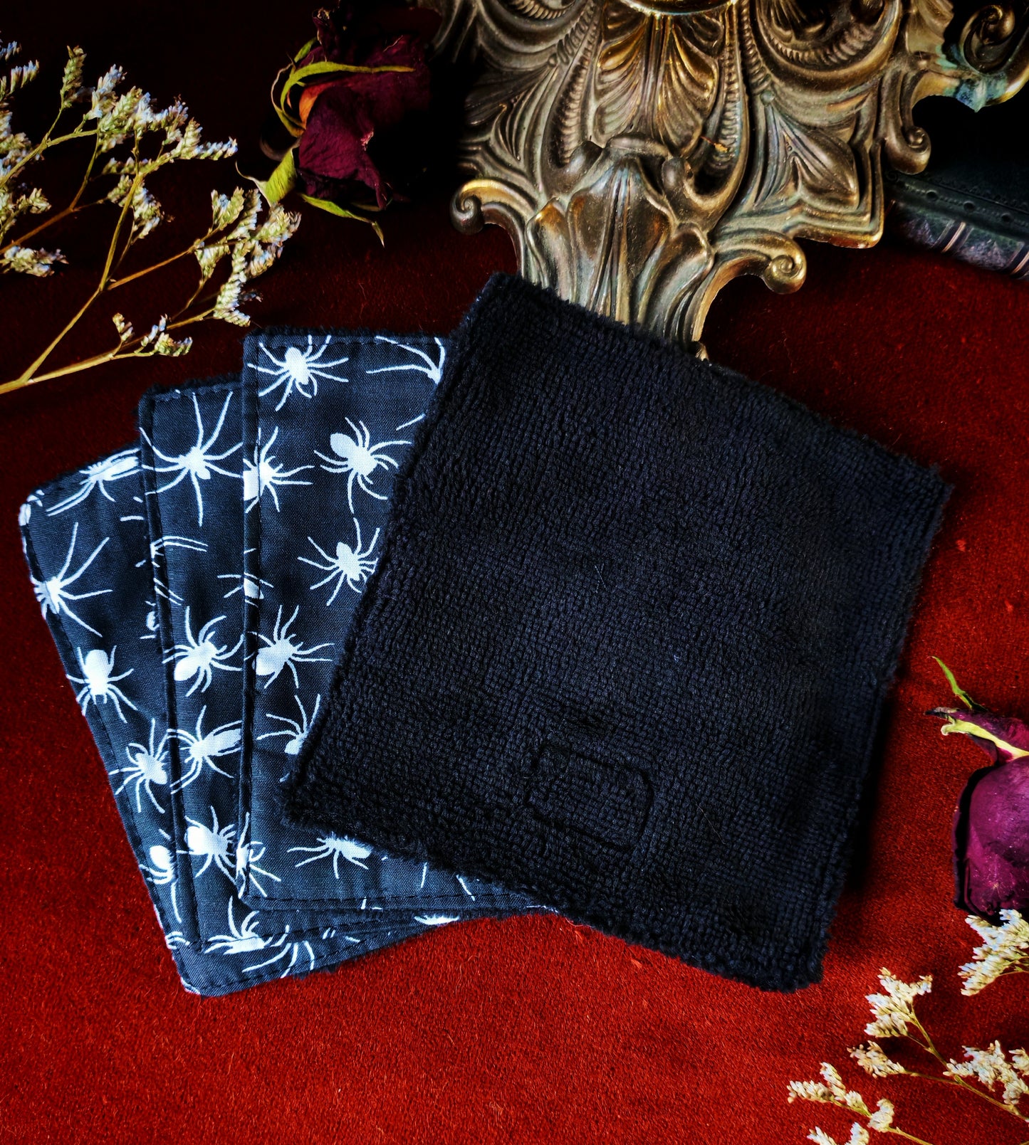 (4 pcs) Lingettes démaquillantes "Haunted Crypt"