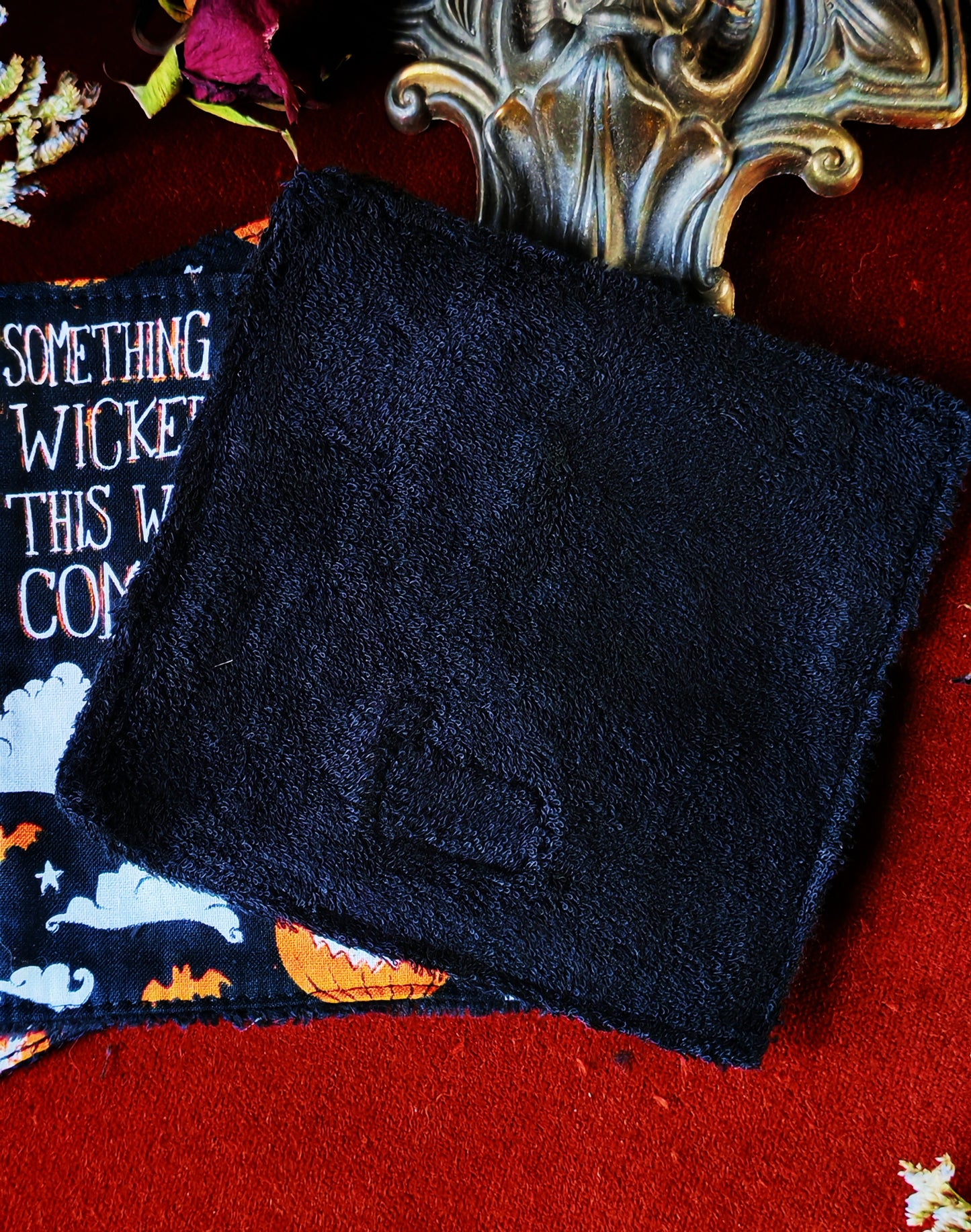 (4 pcs) Lingettes démaquillantes "Haunted Crypt"
