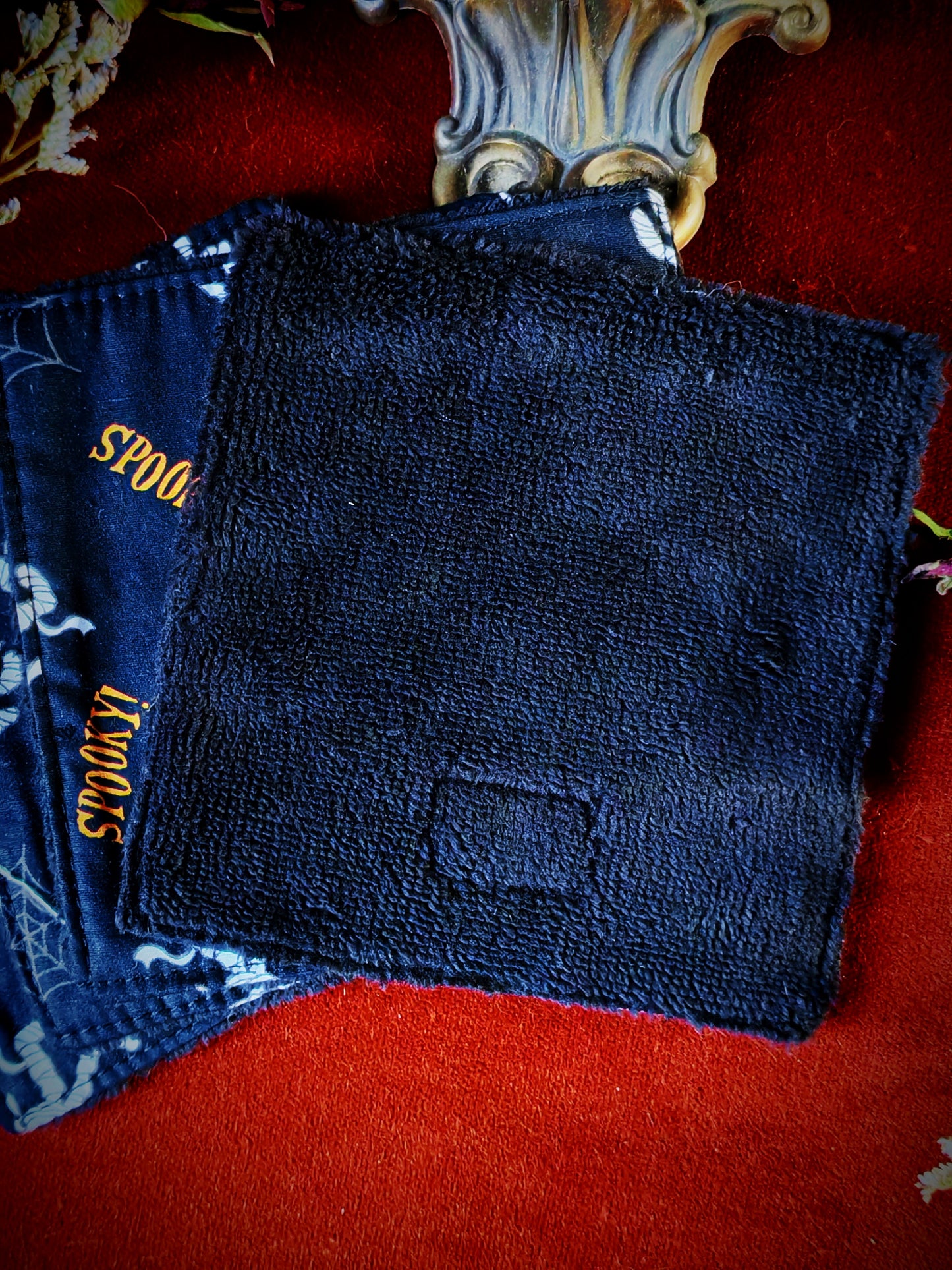 (4 pcs) Lingettes démaquillantes "Haunted Crypt"