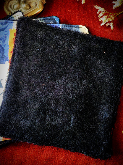 (4 pcs) Lingettes démaquillantes "Haunted Crypt"