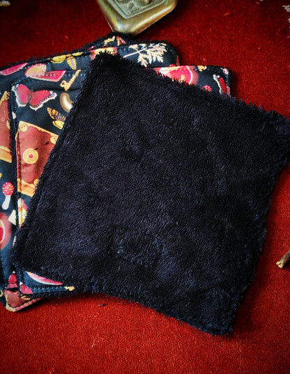 (4 pcs) Lingettes démaquillantes "Haunted Crypt"