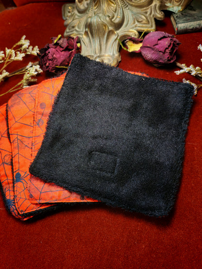 (4 pcs) Lingettes démaquillantes "Haunted Crypt"