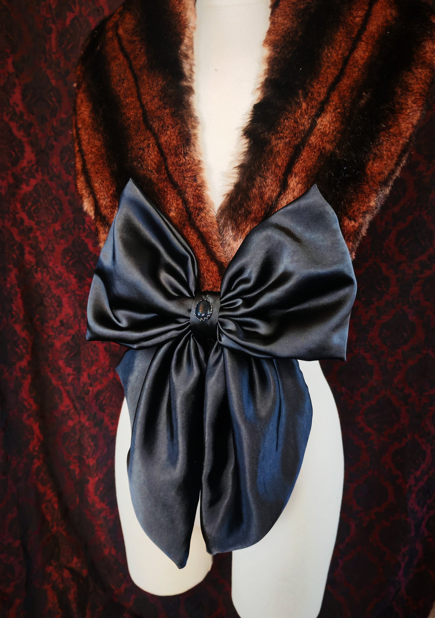 Col "Vampire Desire" Rouge et Noir