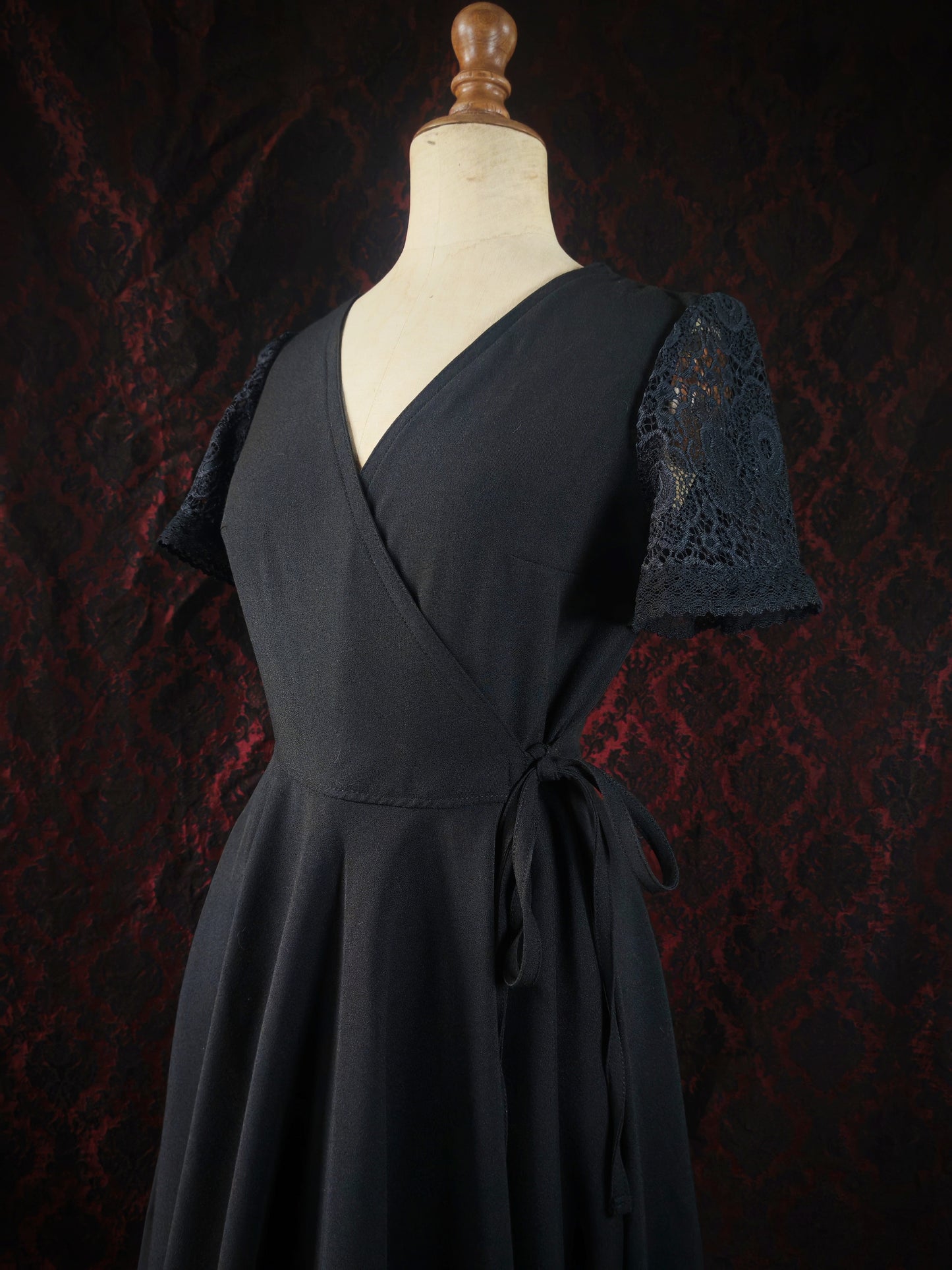 Robe "Eclosion noire" - Precommandes jusqu'au 21 juin