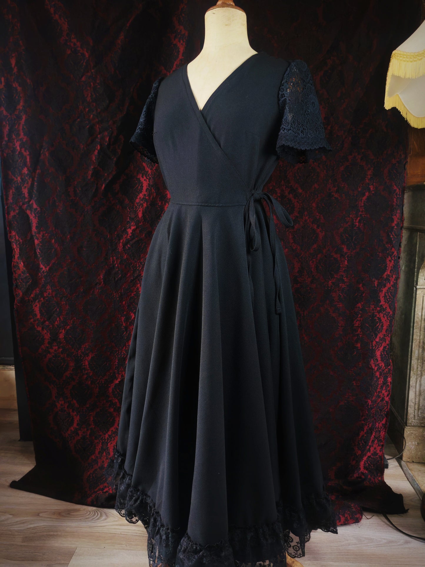 Robe "Eclosion noire" - Precommandes jusqu'au 21 juin