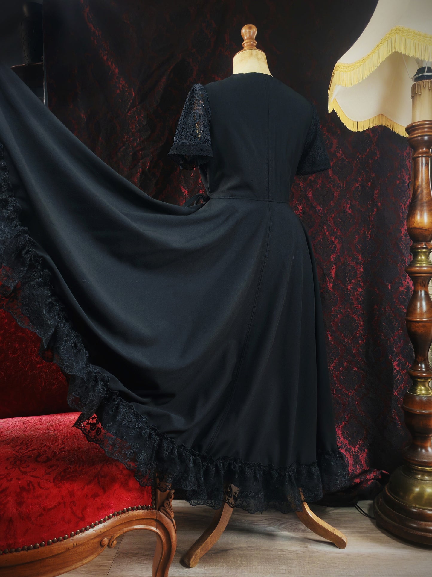Robe "Eclosion noire" - Precommandes jusqu'au 21 juin