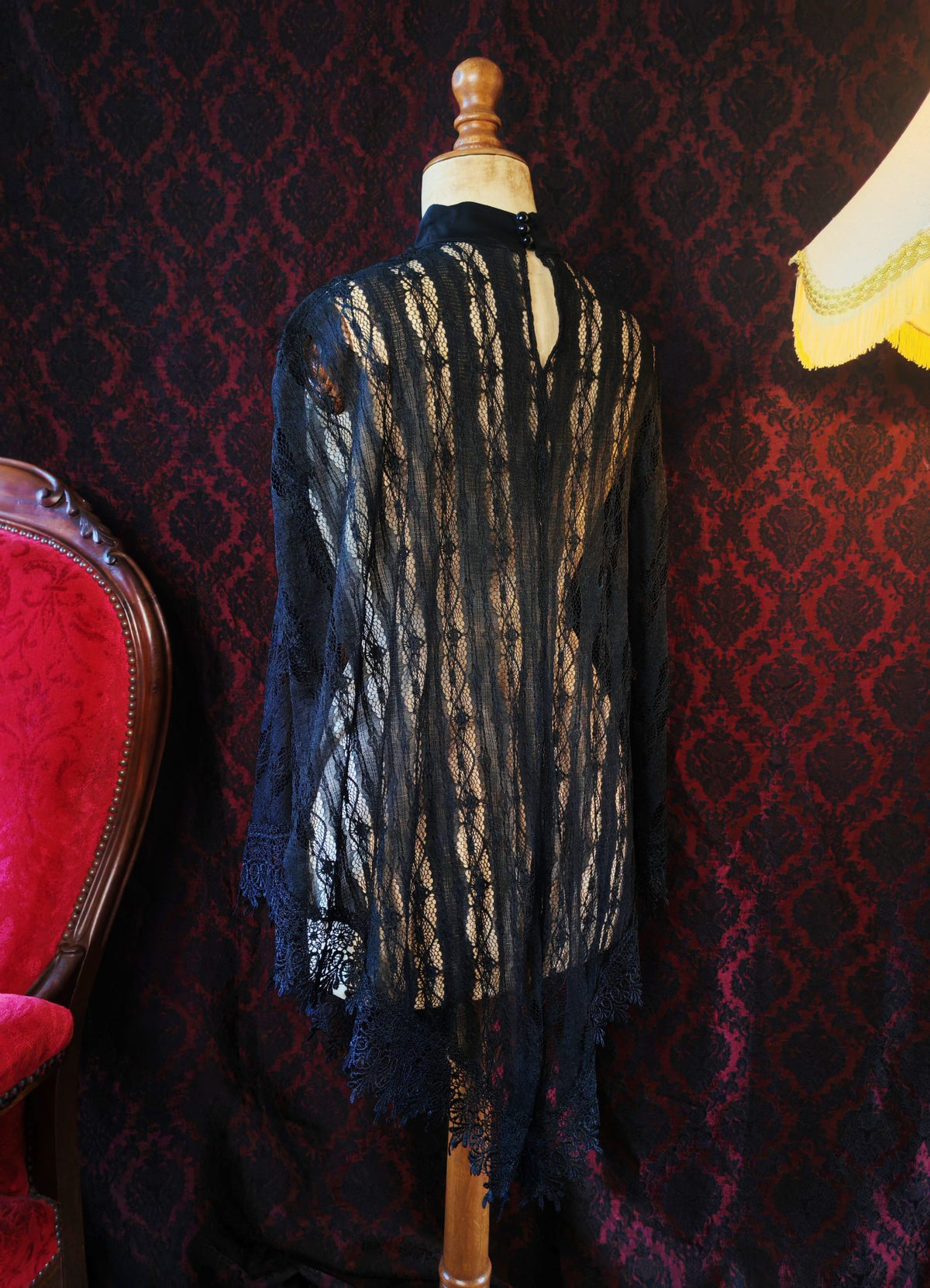"Carmilla" lace poncho