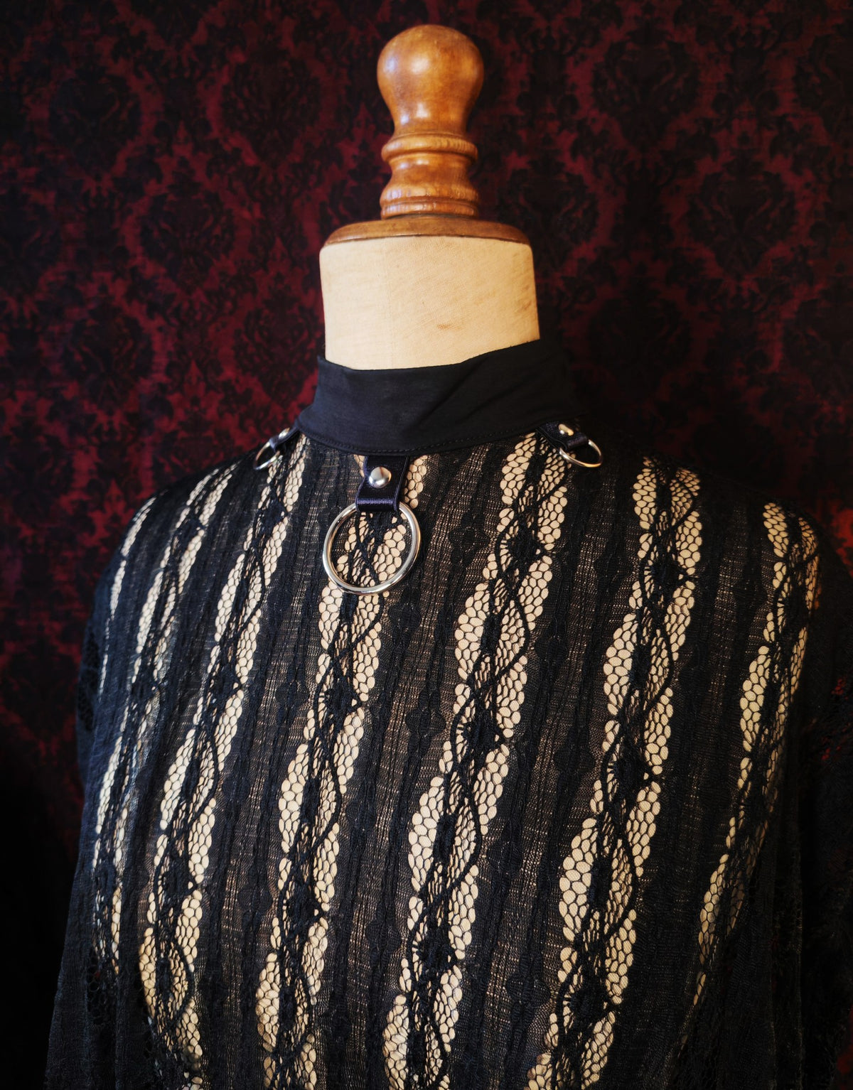 "Carmilla" lace poncho
