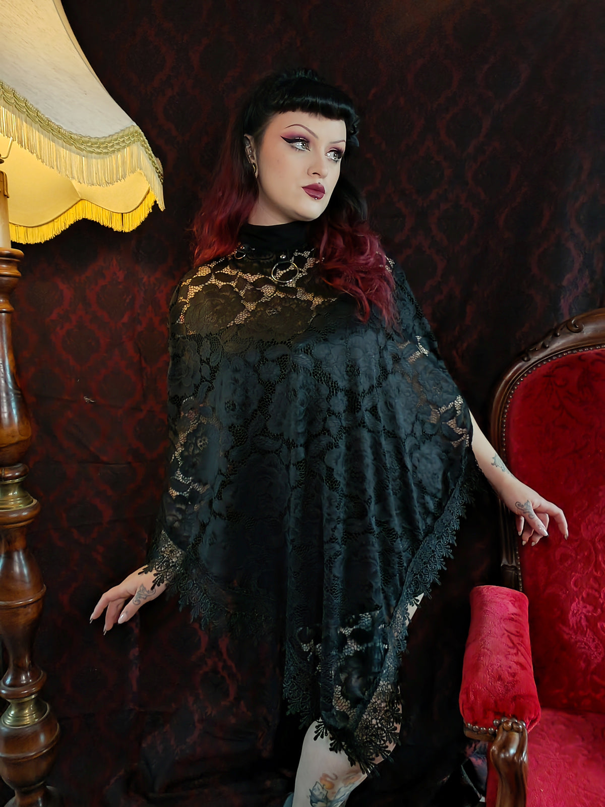 Poncho de encaje "Carmilla"