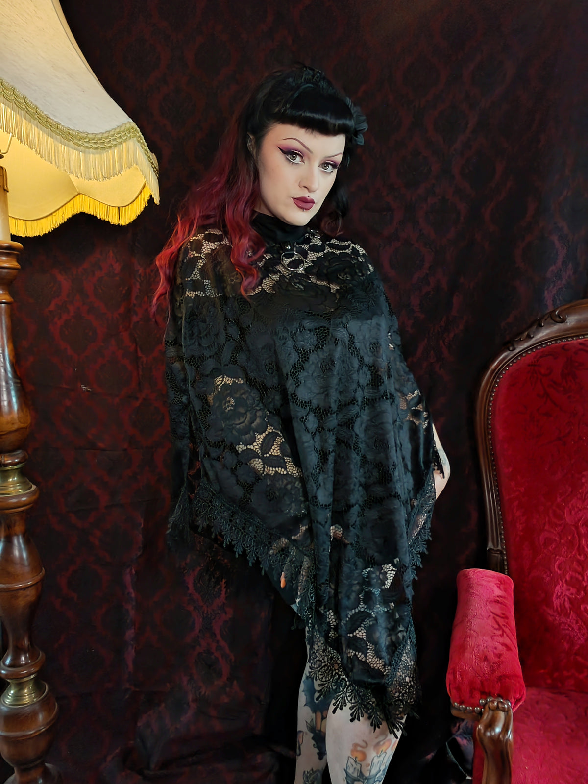 Poncho de encaje "Carmilla"