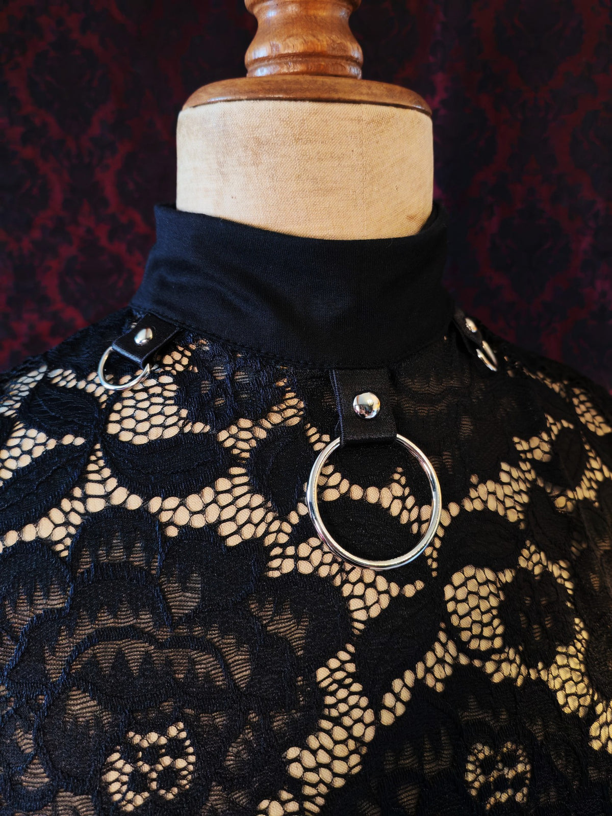 Poncho de encaje "Carmilla"