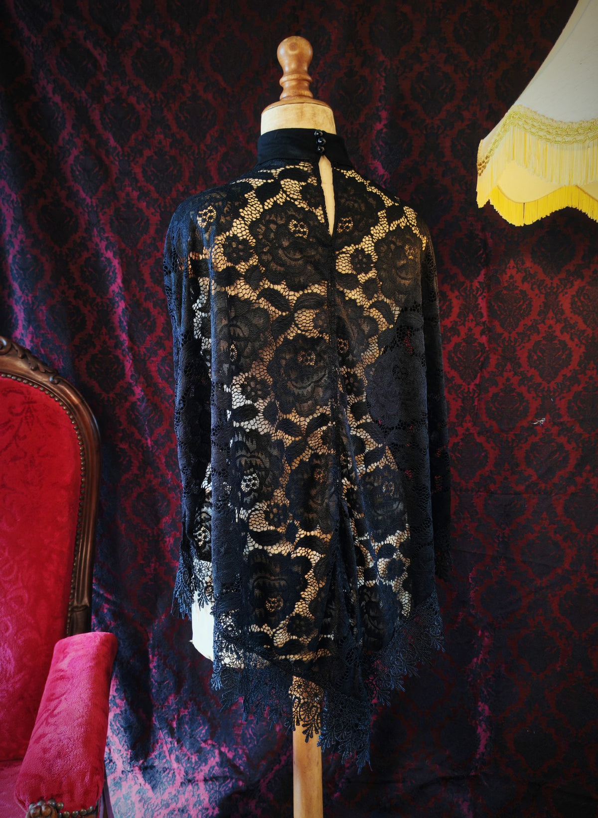 Poncho de encaje "Carmilla"