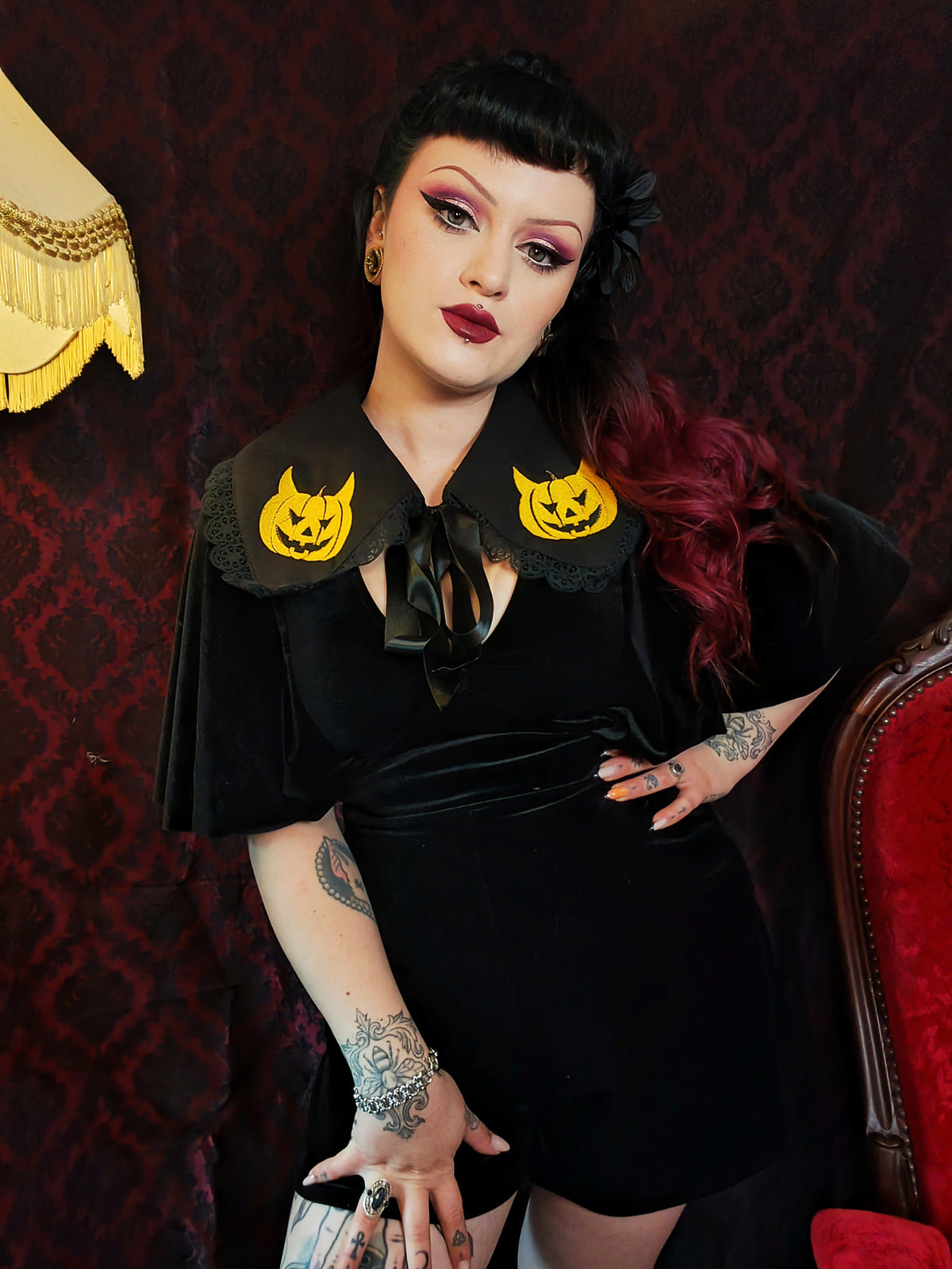 "Diablotine" collar