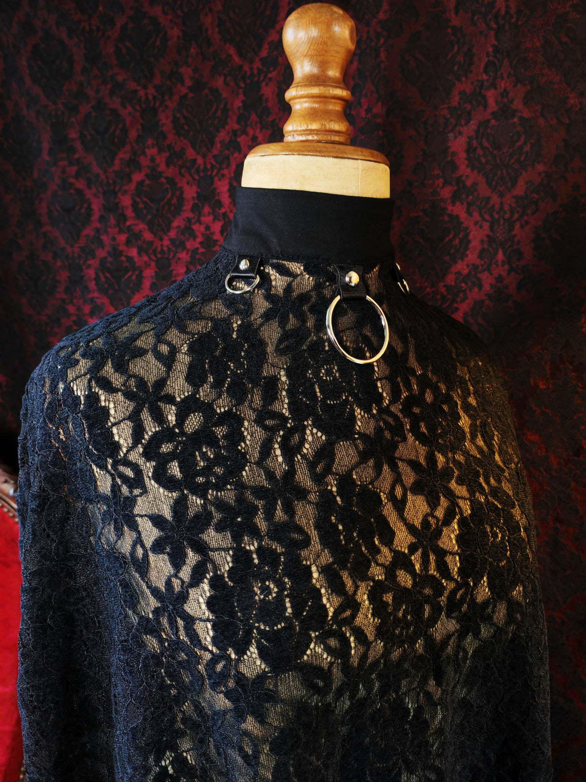 Poncho dentelle de velours "Carmilla" (en précommande jusqu'au 7 octobre)