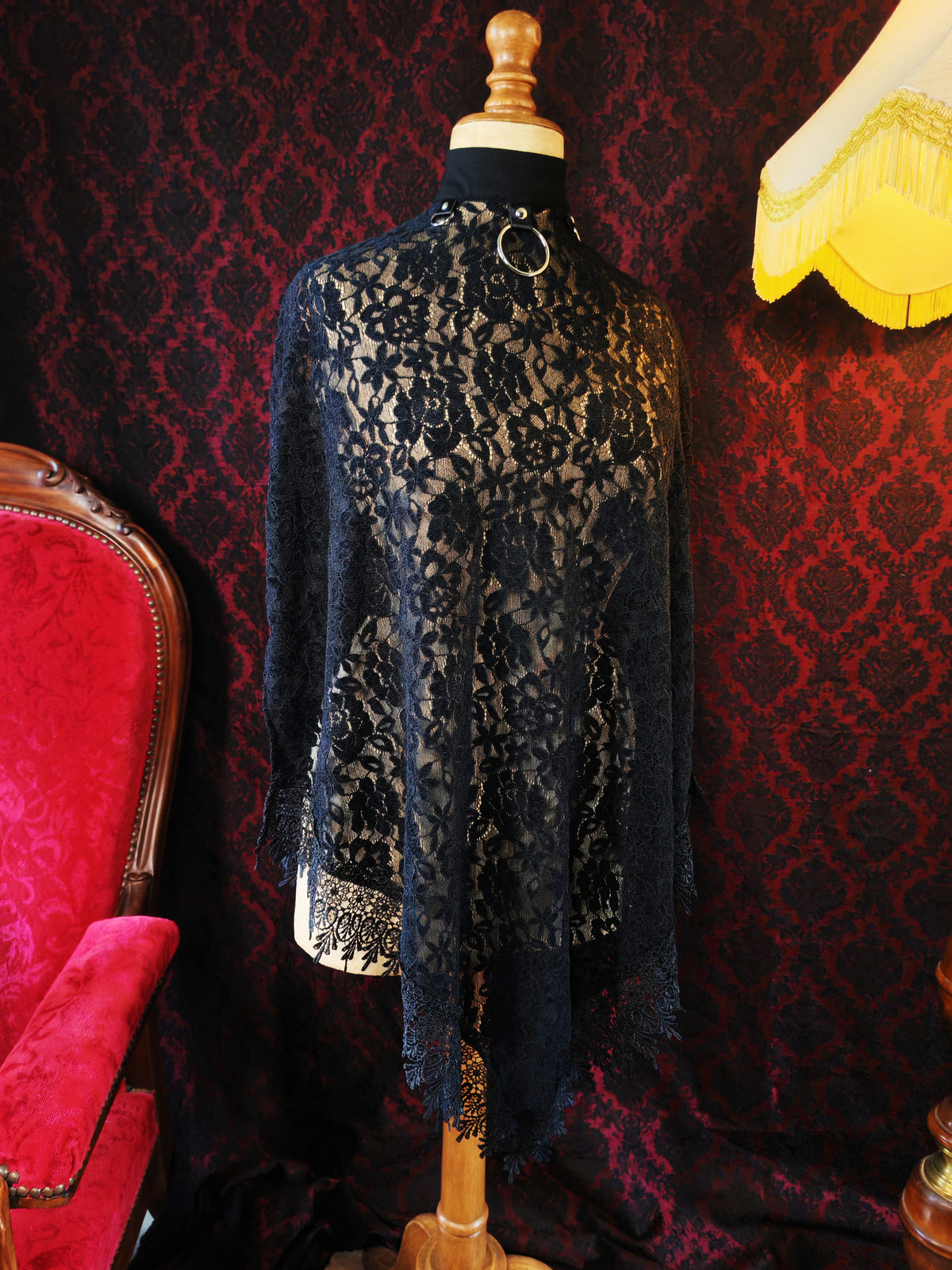 Poncho dentelle de velours "Carmilla" (en précommande jusqu'au 7 octobre)