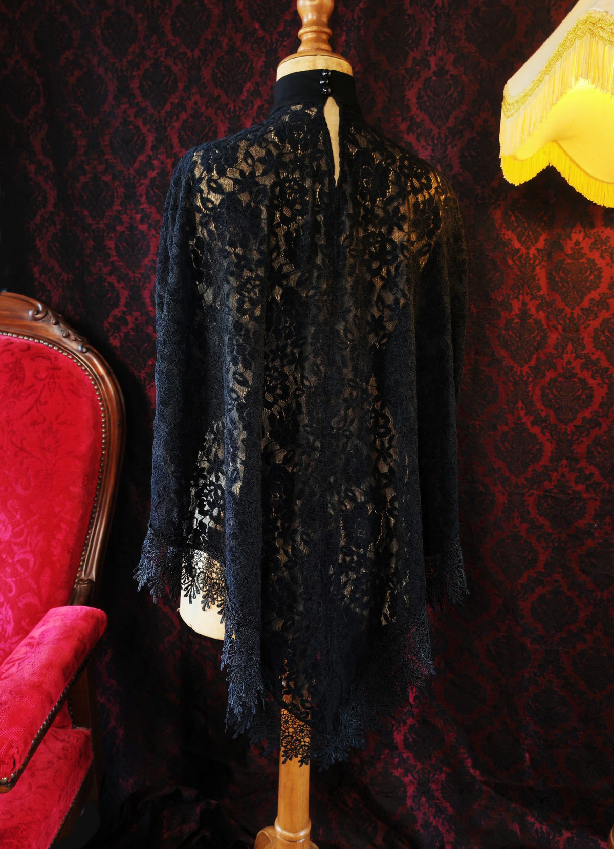 Poncho dentelle de velours "Carmilla" (en précommande jusqu'au 7 octobre)