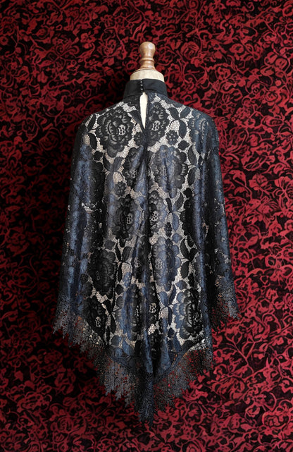 Poncho dentelle roses "Romantic Halo"